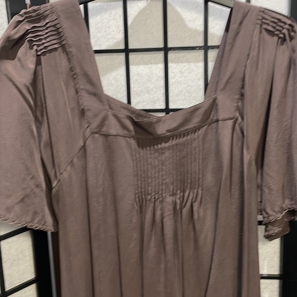 Due Per Due, %100 Silk, Dark Brown Short Sleeve Dress - Picture 2 of 8